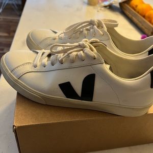 Veja Esplar Logo Leather - black 40